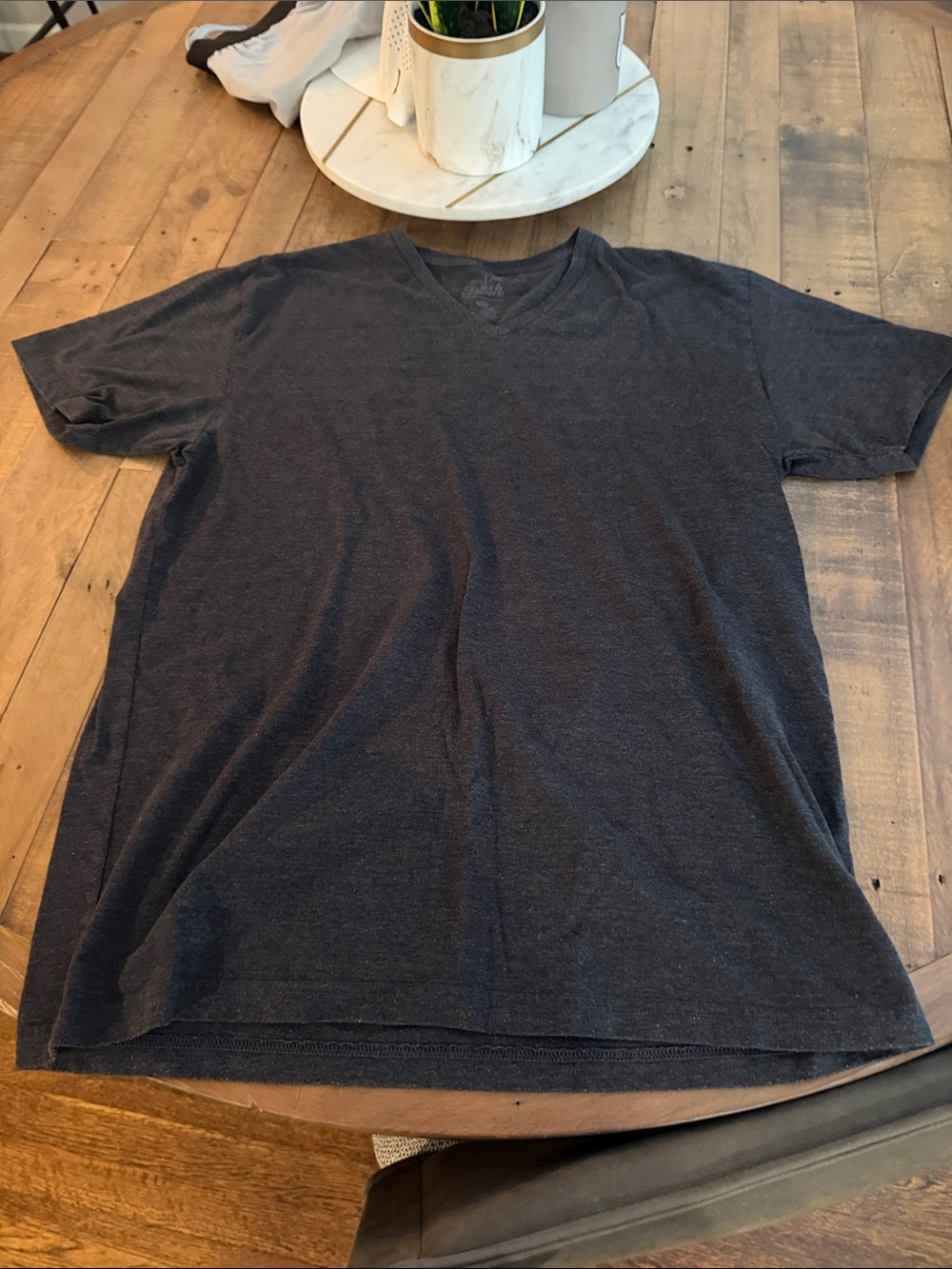 Men's Short Sleeve V-Neck Tee in Charcoal